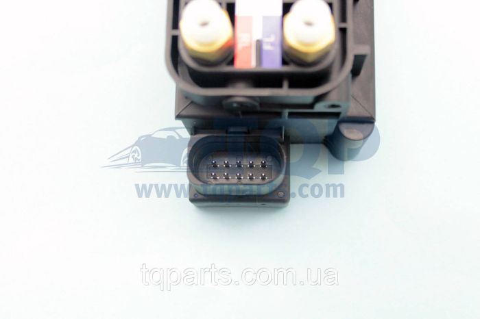 Блок клапанов пневмоподвески 4Z7616013, Audi A6 Allroad (C5) 02-06 (Ауди A6)